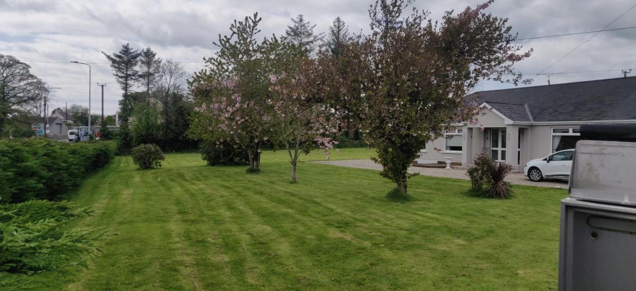 Rossgier Bungalow Lifford Exterior photo
